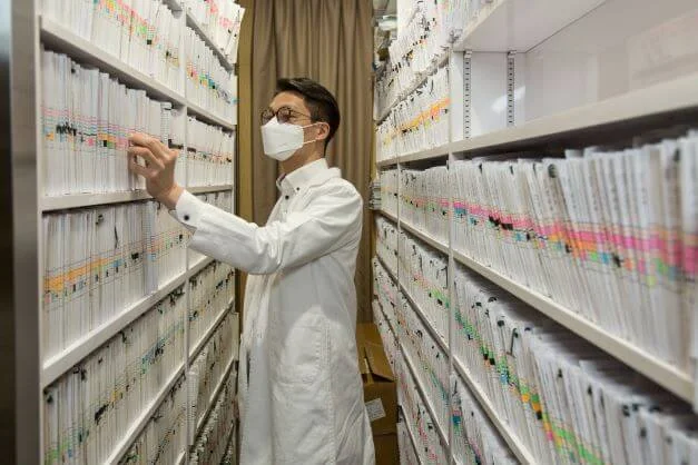 陳醫生會協助戒毒人士了解毒品對身體的影響及克服毒癮。