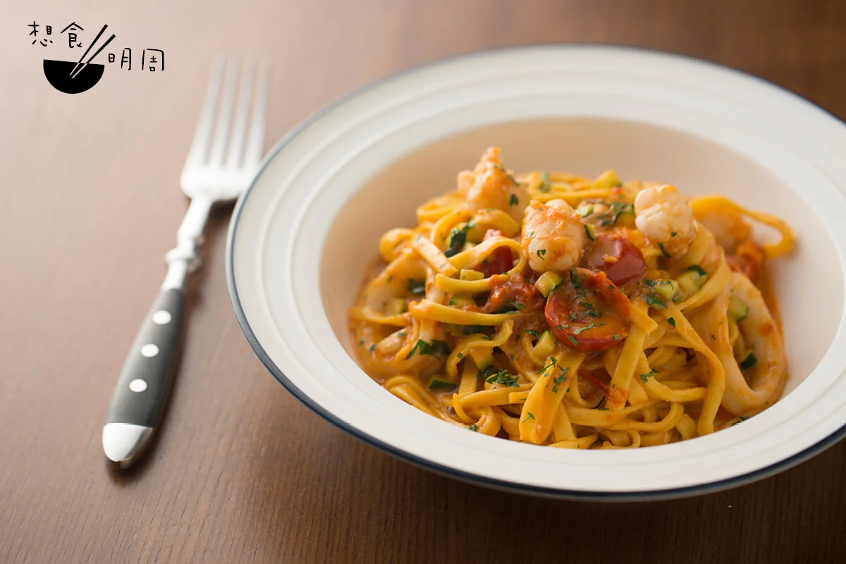 Seafood tagliatelle // 與許是因為加了dashi高湯，醬汁香濃而強烈，滿口海洋的味道。（$198）