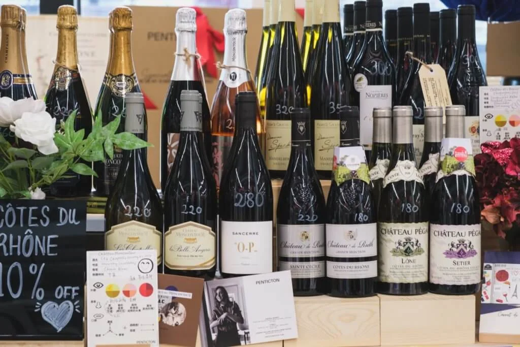 隆河丘出產的紅酒和白酒。