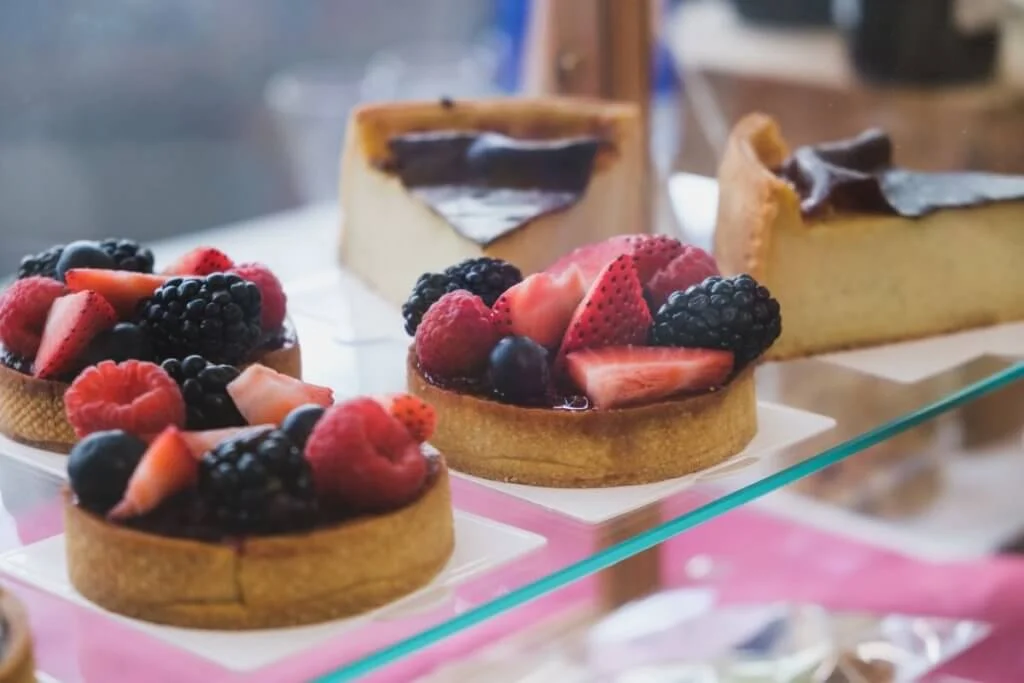 手工法式甜點，賣相精緻。