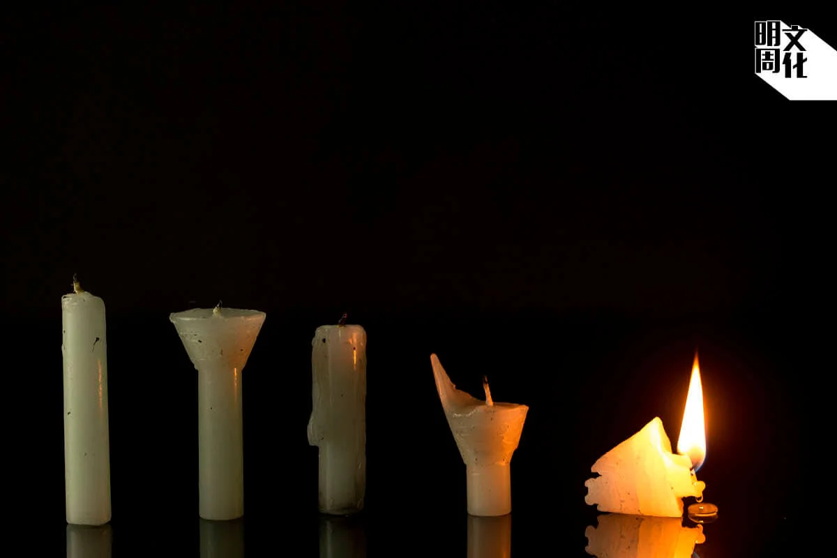 黃國才喜歡這圖片。「呢張相好似代表過程,由一支打直,跟住慢慢透過火光、時間,火其實需要狀態先可以俾佢發生。」