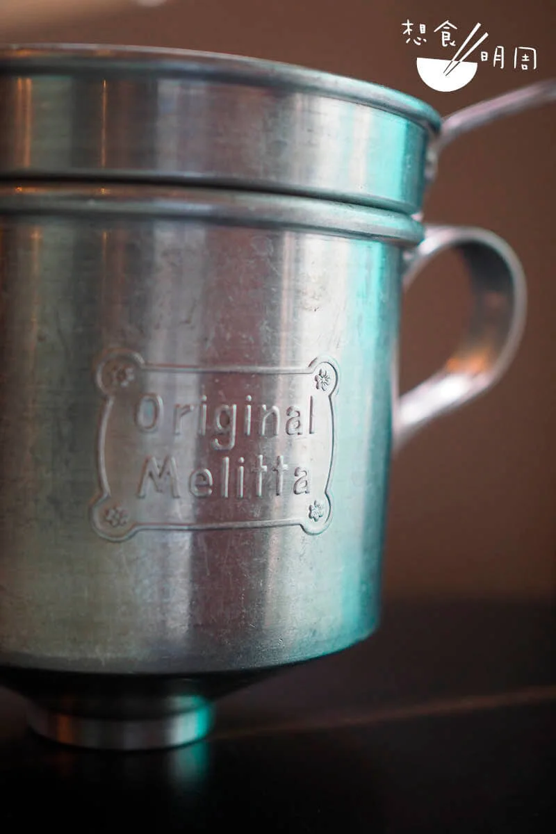 由品牌初起量產的濾杯，都是鋁鐵製造。