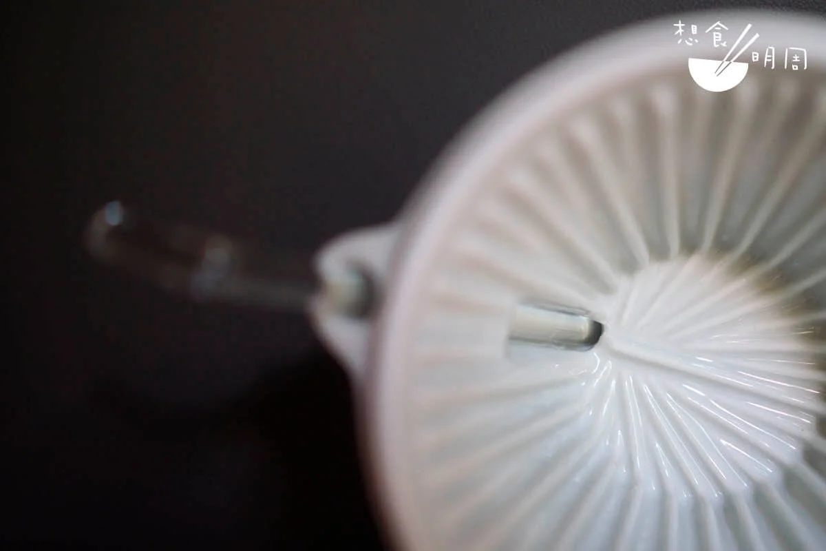 現有過百年歷史的Melitta，曾推出的濾杯設計可謂多不勝數；不過最讓記者深刻的，是這款浸漬式設計，無疑是聰明杯的設計前身。