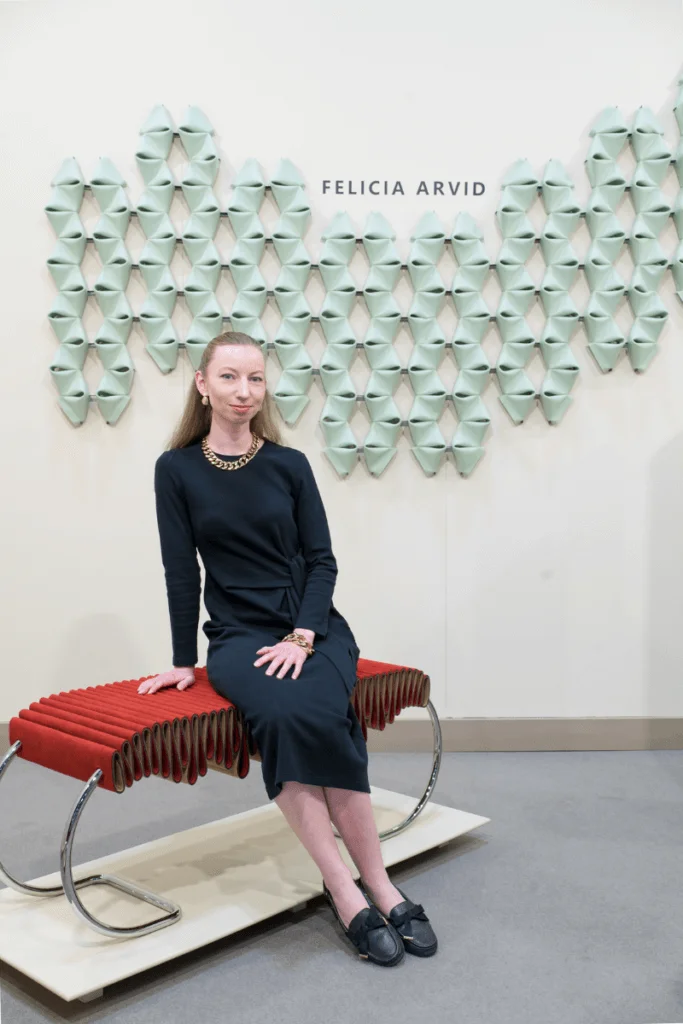 時裝設計出身的丹麥設計師Felicia Arvid，在家具設計中繼續探索織品的可能性。