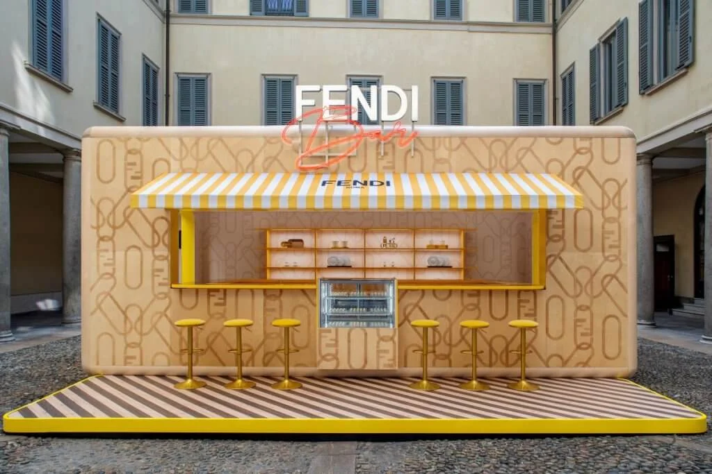 除了FENDI Casa Apartment，還有米蘭設計週期間限定開設的Fendi Bar。 