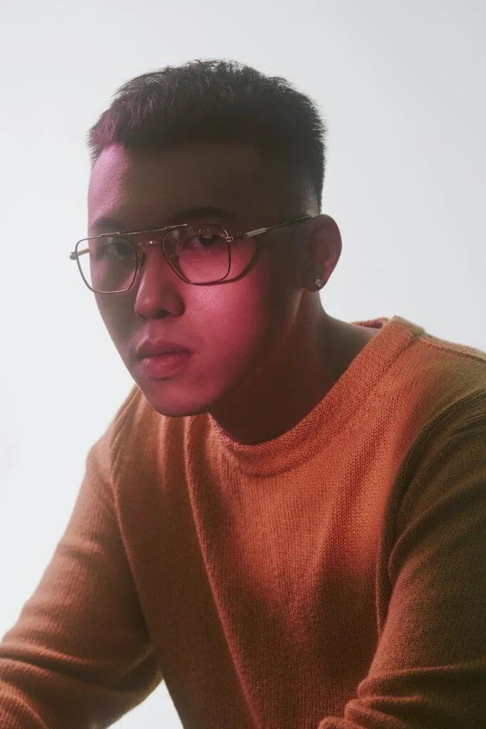 PAUL SMITH YELLOW SWEATER AKONI CALISTO GLASSES 