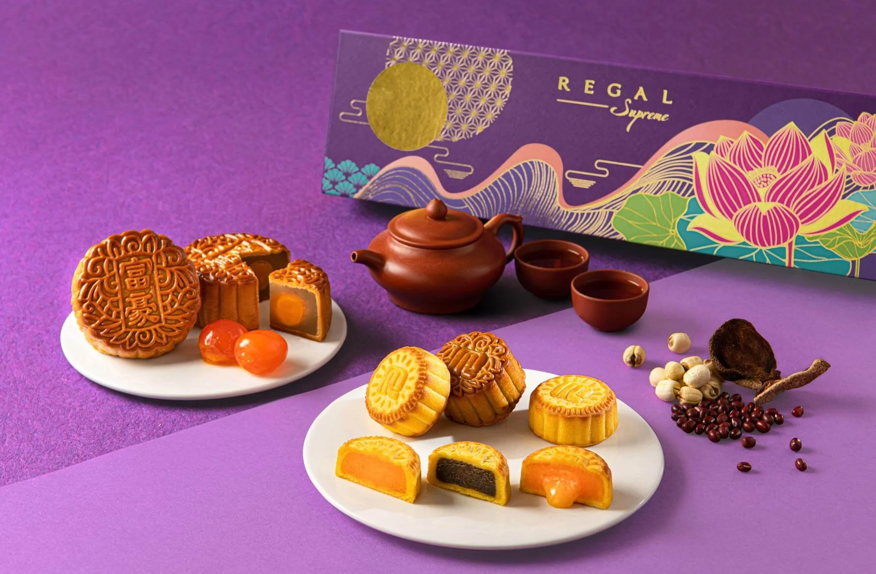 迷你奶黃三色賞（一盒六件，迷你至尊奶黃月餅兩件、迷你流心奶黃月餅兩件及迷你伯爵茶奶黃月餅兩件。$428）