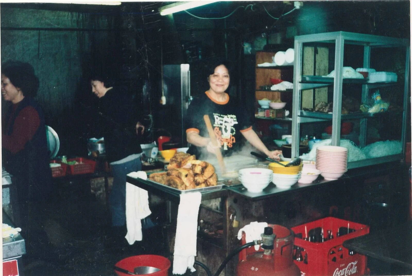 藍田舊邨的「珍記」由珍姐與丈夫一同經營，主要供應「炒粉麵飯」。