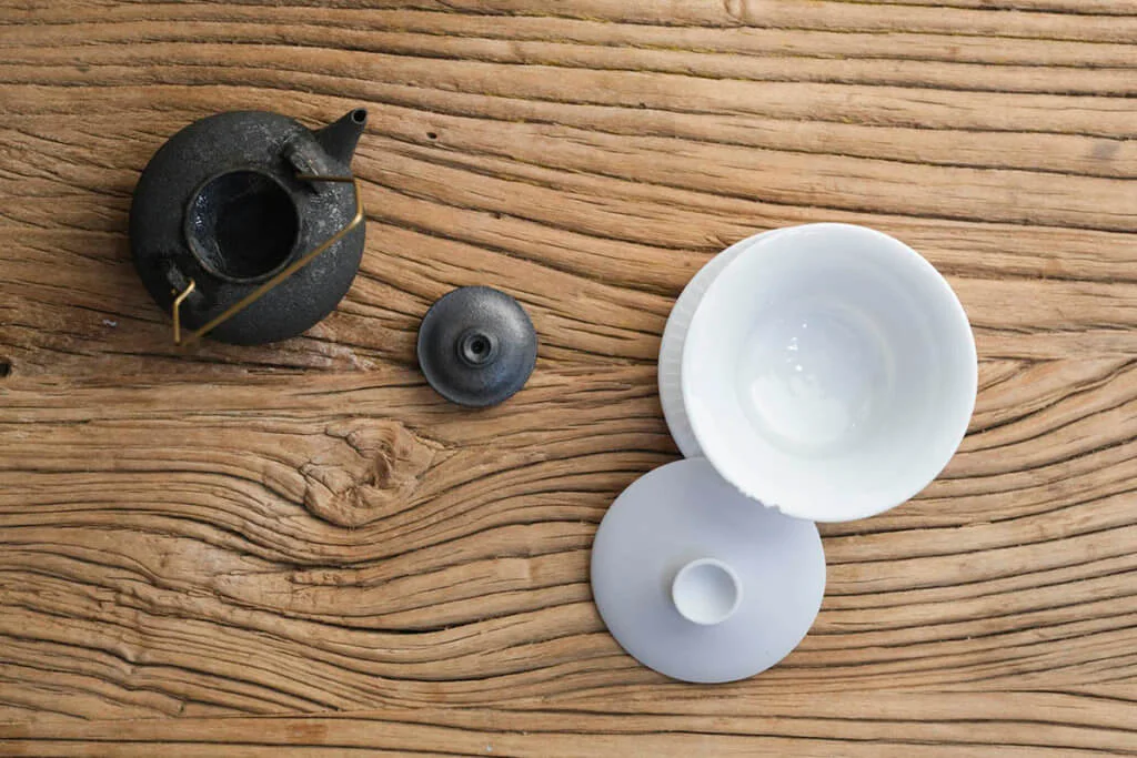 買茶壺前必先要知道的，原來泡茶器也有「剛柔」之分！  本地茶藝師Season：「主要看壺口，再配合沖泡手法。」