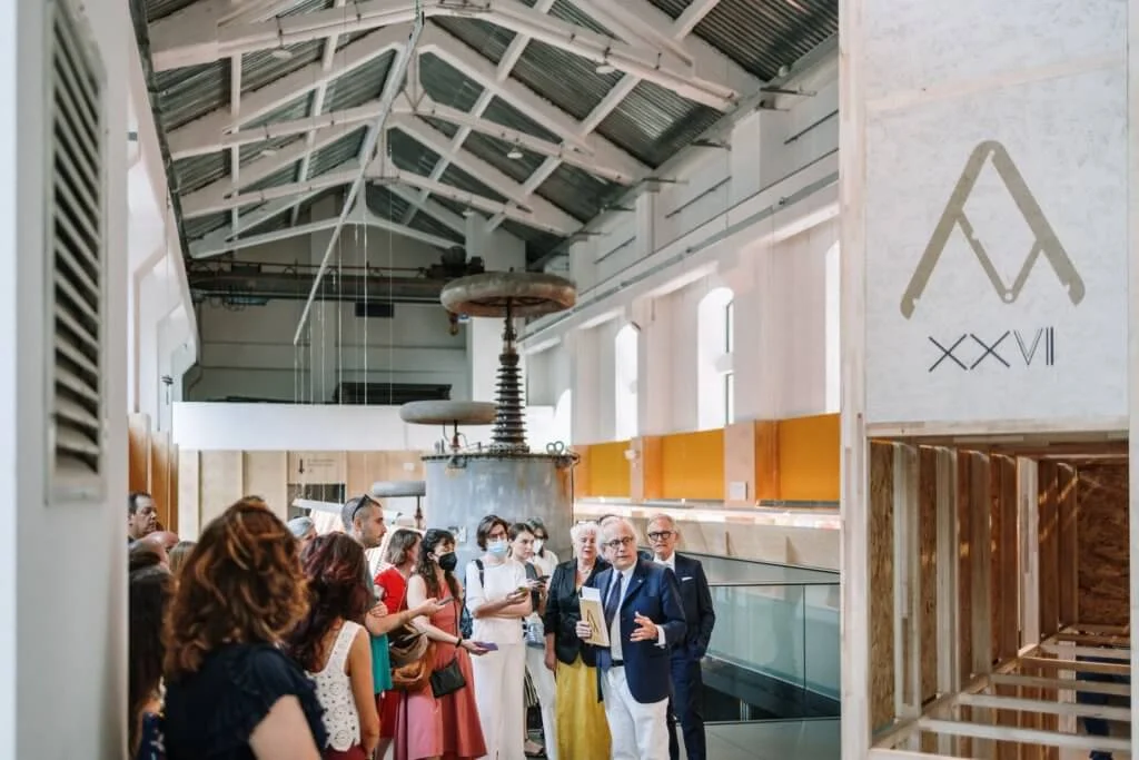 今屆金圓規獎頒獎禮期間，Luciano Galimbert在博 物館進行導賞，並介紹館內保留的古老變電器。