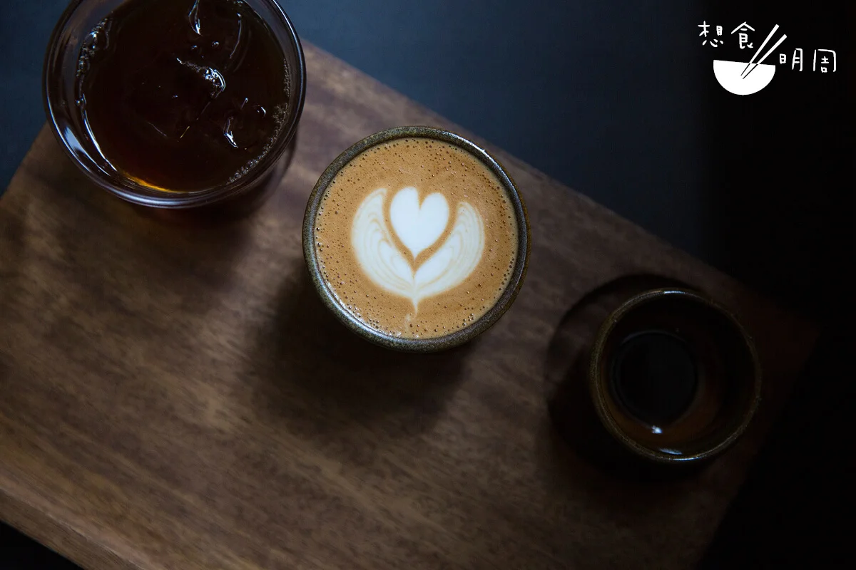 Single Origin Tasting Set//大多數咖啡店都做「一啡兩味」的Combo Set；這裏的卻是一份三杯，包括精選單品濃縮咖啡、自選咖啡（通常是美式咖啡、短笛咖啡）及冷泡咖啡，更能 試出單品豆的多元味道。（$120）