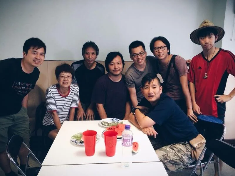劉國瑞（右一）參加由采風電影在長洲舉辦的「紀錄片大師班訓練 營」，開啟日後從事紀錄片和影像創作之路。