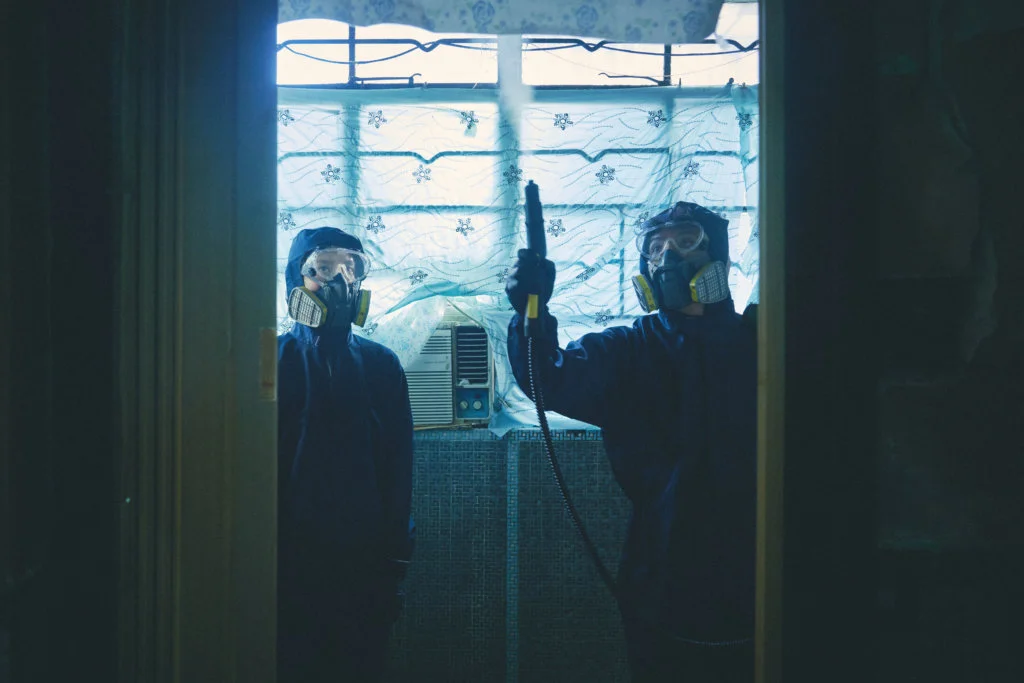 本土電影《窄路微塵》以清潔業作背景，黃迺元是該片的清潔顧問，曾為數場戲的動作給予意見。
