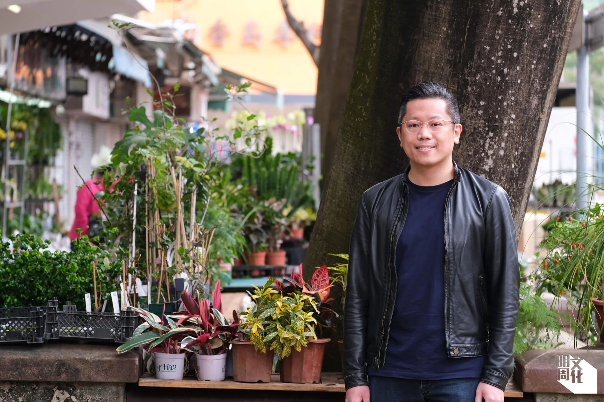 香港中文大學建築學院助理教授毛家謙（Mo）雖然喜愛花墟，但舊樓日久失修，讓他感到苦惱。