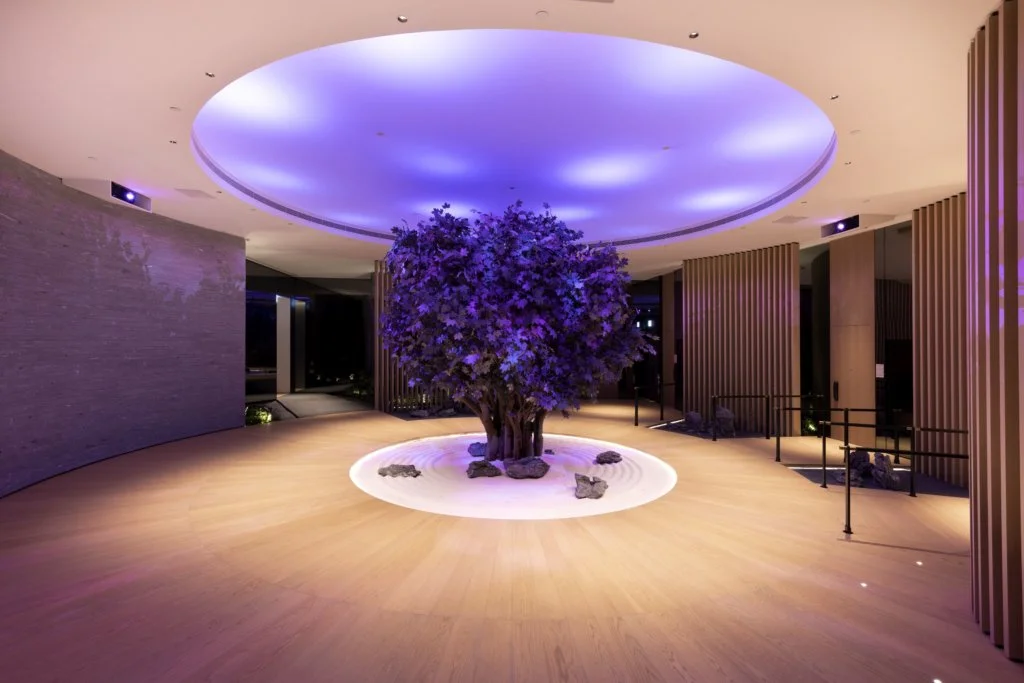 「瑜一」展銷廳中特設一棵升級再造裝置樹，讓參觀展銷廳的人士體驗項目與大自然的連繫。