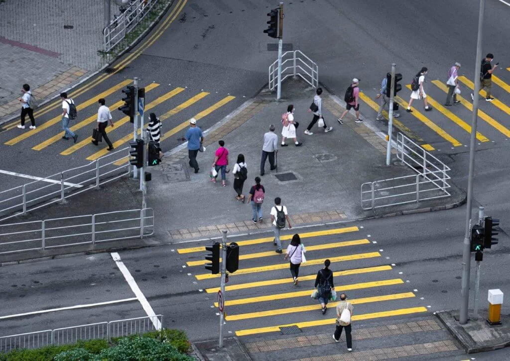 本地攝影師譚偉民以超現實手法呈現眼中香港 定格時空兩小時細看城市虛實