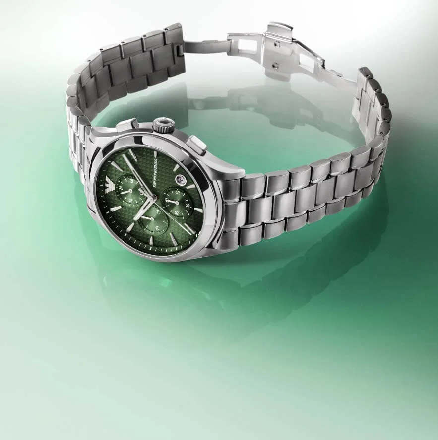 Emporio Armani PAOLO 腕錶 $2,350 (立即選購) 42毫米不銹鋼錶殼 / 銀色鋼錶帶 / 防水5 ATM / 三個計時小錶盤 / 日曆功能