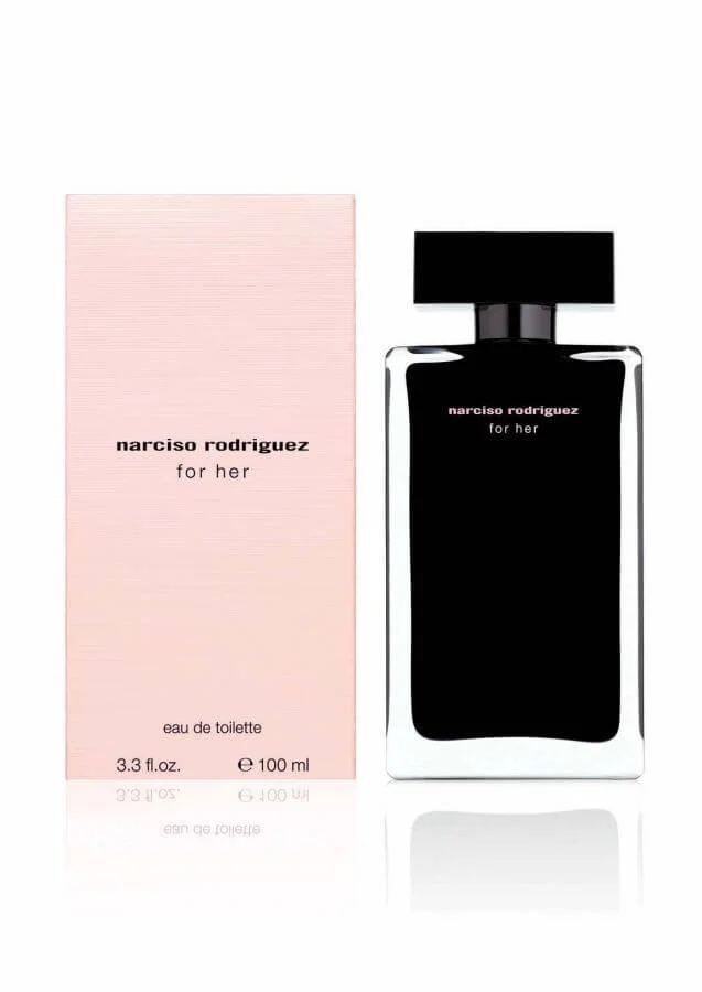 narciso rodriguez for her 淡香氛 以讓人容易沉迷的含蓄白麝香調為起步點，配上桂花及琥珀作調子，迴盪著輕淡的木香，適合纖細而性感的女性。 1,000/100ml 