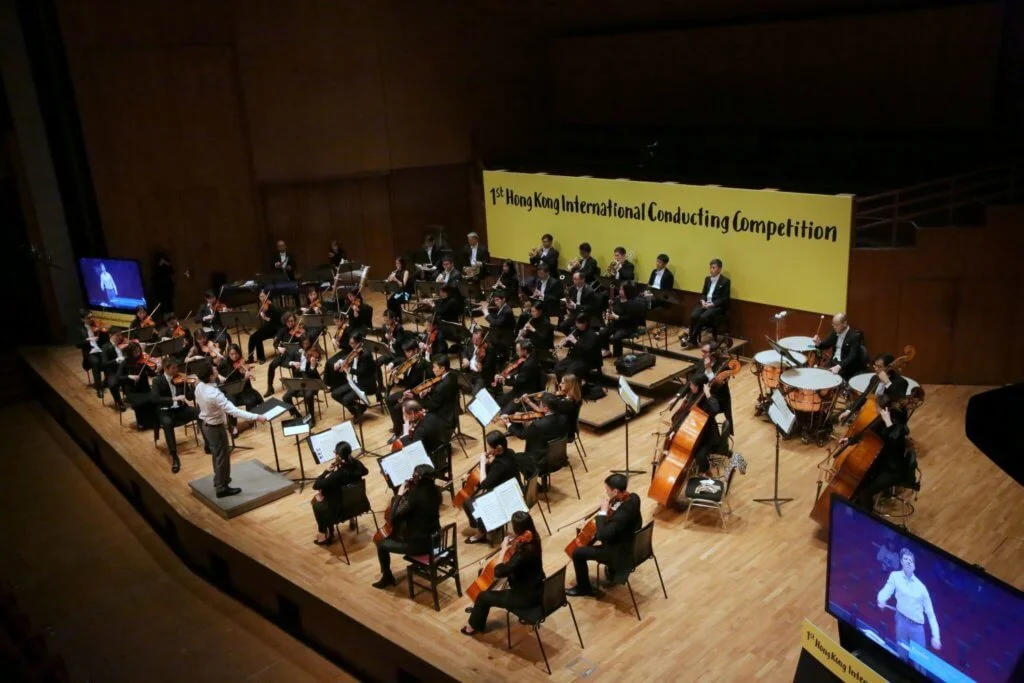香港小交響樂團在二Ο一八年舉辦第一屆香港國際指揮大賽，為亞洲區的古典樂壇盛事之一，備受觸目。