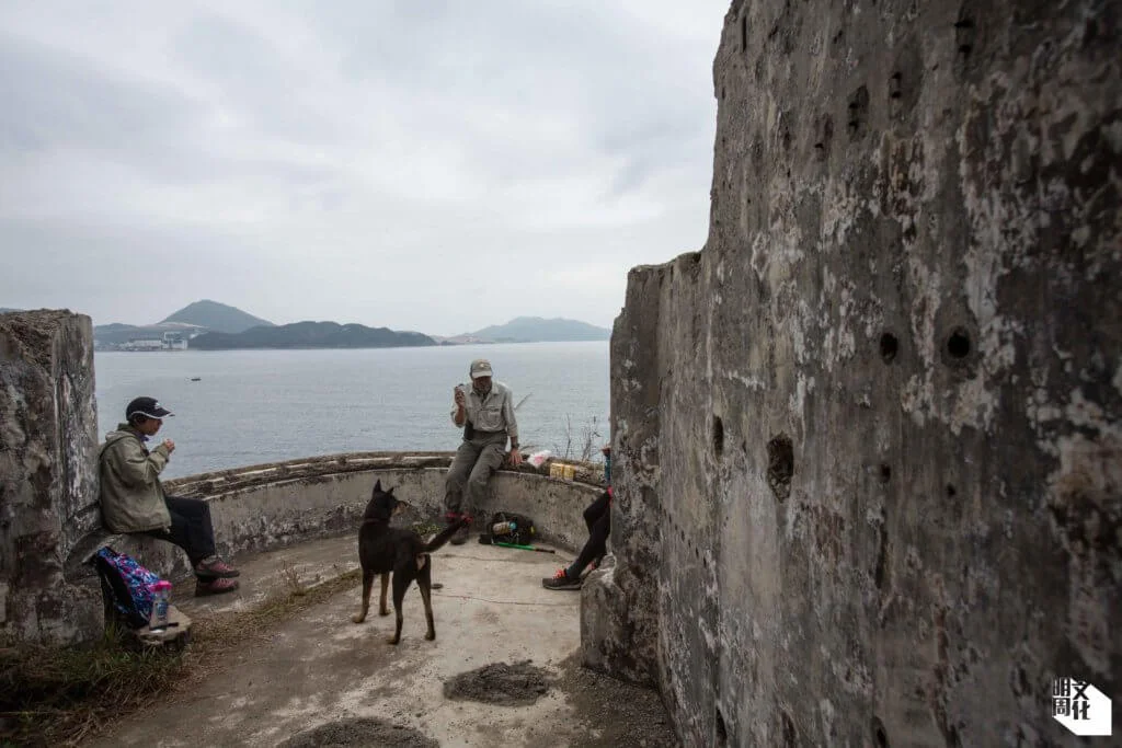 廢棄的英軍碉堡，常有途經安聯村山徑的行山人士休息。