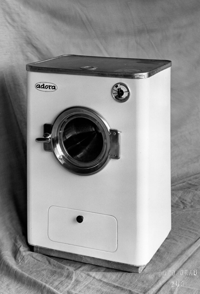 一九五八年，V-ZUG推出了劃時代的前置式Adora洗衣機，成為經典。