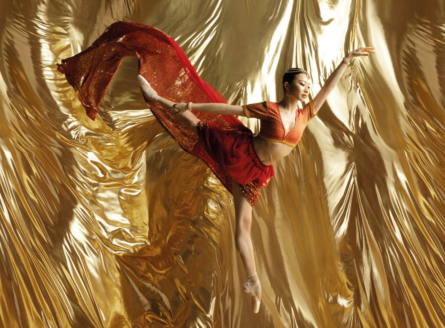 舞者運用古典芭蕾的極高技巧動作展現出經典之作所蘊含的溫柔力量