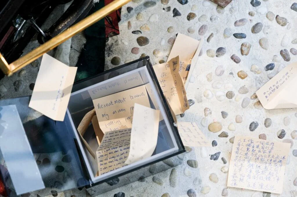 收集故事的「放下的頻率回收盒」