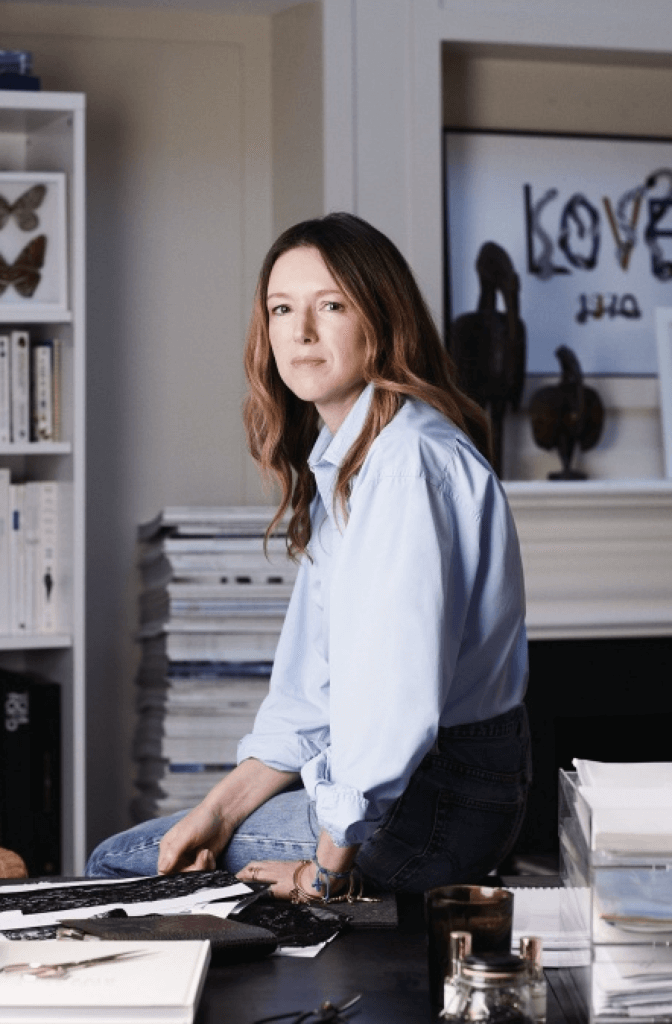 Clare Waight Kelly 是自Givenchy創立以來品牌史上的第一位女創意總監，卻在短短的三年後宣布結束創意總監一職。