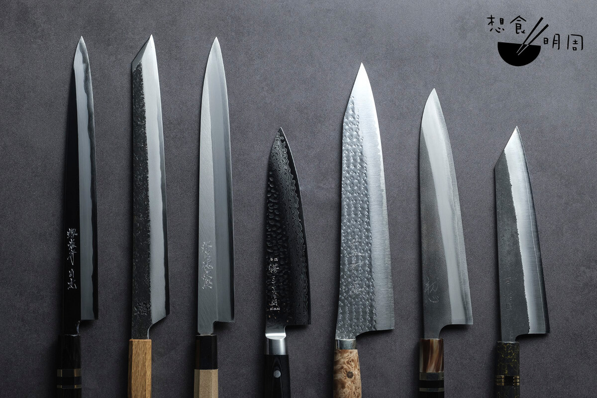 採用不同鋼材製作的日本廚刀，基本區分為碳鋼（前兩者）和不鏽鋼（後五者），至於各自細微差異，Cyrus很坦白：「資深用家才會辨別到。」