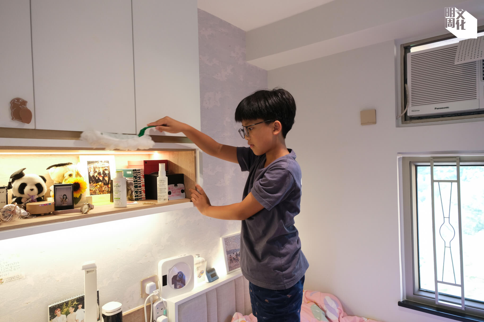 訪問當天，姐姐樂樂不在香港，故陶陶幫忙打掃姐姐的房間。