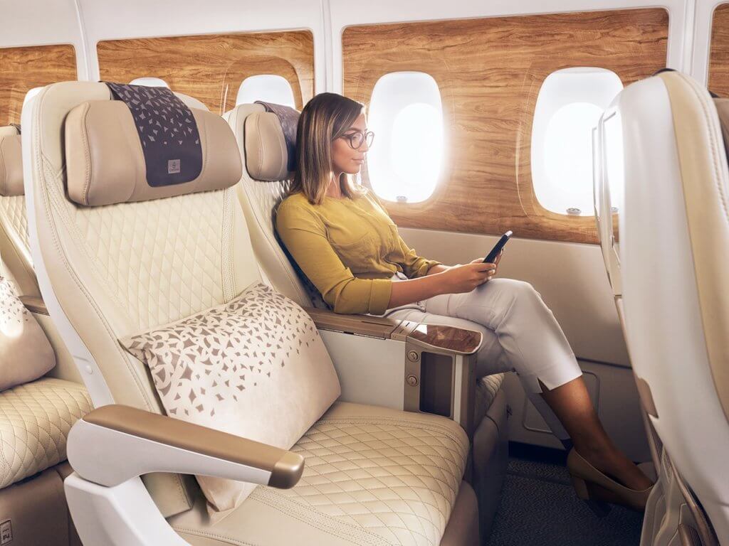 現時所有艙等的Skywards會員，都可於機上享用免費Wi-Fi 服務。