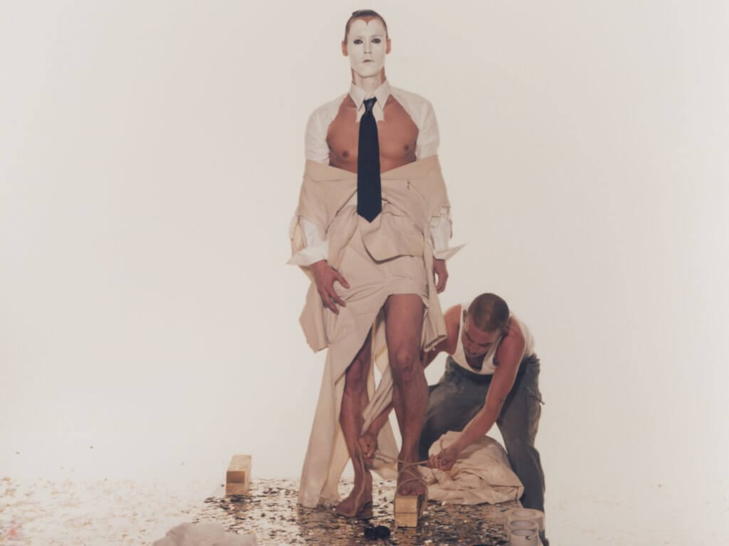 transformer-showstudio-2002-mcqueen-bri-width-2400_9chlhq4