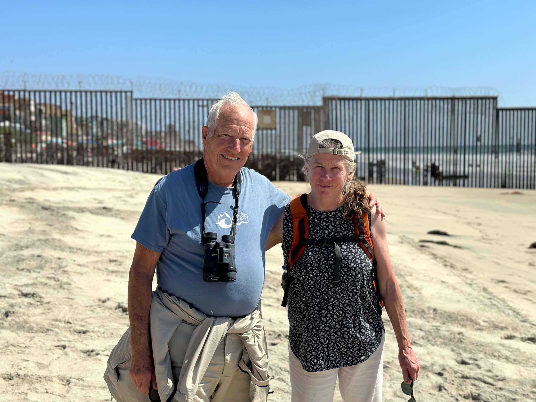 Nina Douglass與丈夫Jeff為了在邊境協助移民，四年前從波士頓搬 到聖地牙哥。