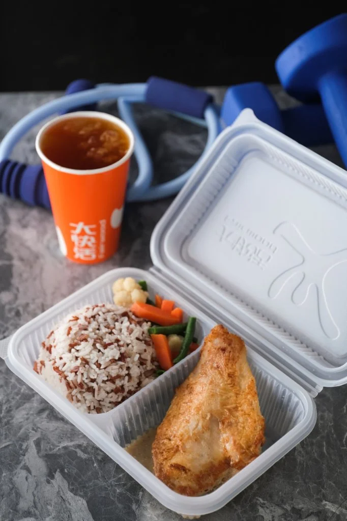 根據專業營養配搭的雞胸肉套餐可提供外賣服務,隨時隨地輕鬆補充蛋白質。