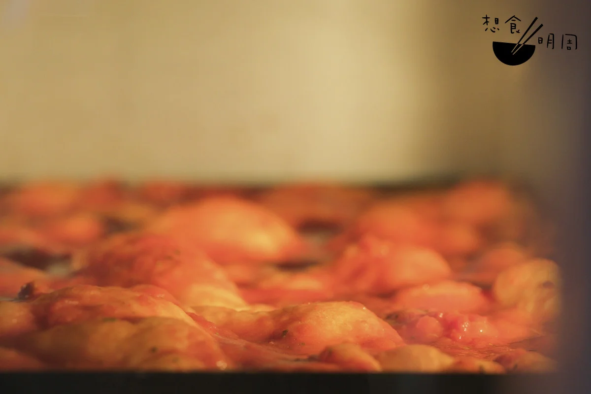 薄餅都放在意大利專業焗爐品牌Moretti Forni烤至香脆。