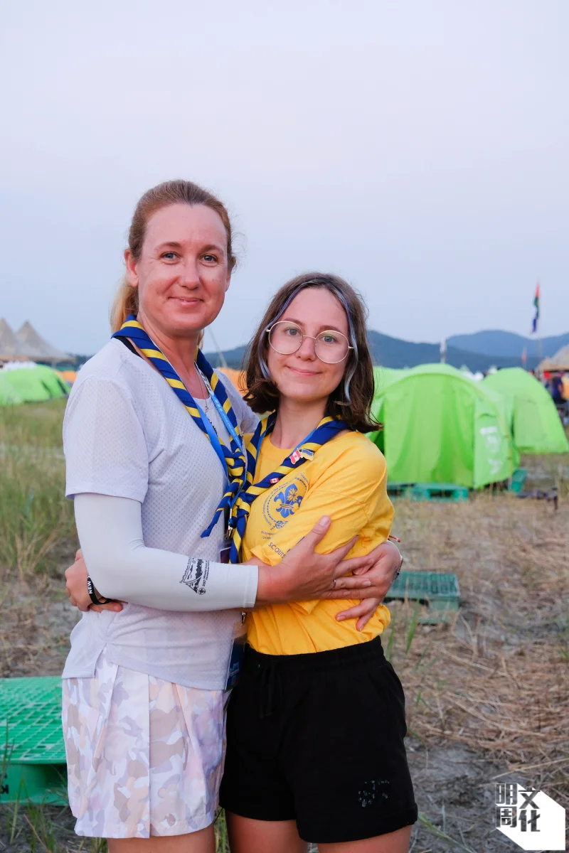 Anastasiia Ratushna和母親一同在一年前離開烏克蘭後，在大露營再次遇見同鄉。