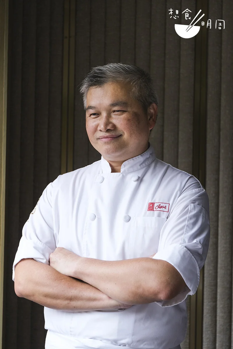 王達新師傅是粵菜分區主任 廚師。多年的當廚經驗，讓 他熟知如何把秋冬當造食材 升華。