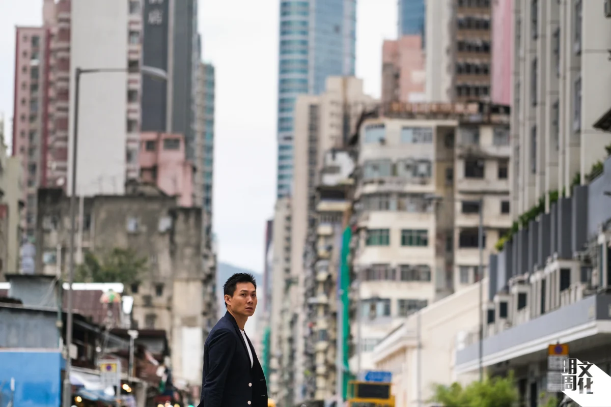 陳哲藝來港居住一年左右，談到對香港的觀察，他立即想到的是香港充滿很多電梯，也表示：「香港是一個很有魅力的城市，我現在也在開始寫一個相關的故事。」