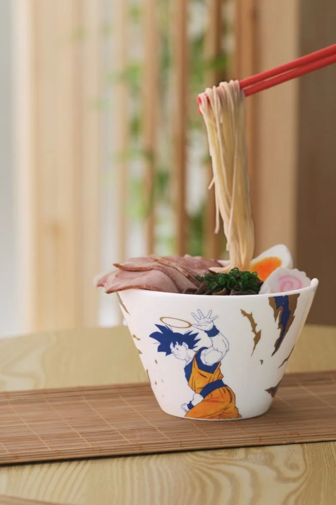悟空拉麵碗及筷子套裝,陶瓷大碗能盛日式拉麵、日式丼飯等,碗上印有悟空圖案,滿滿的日系風格。