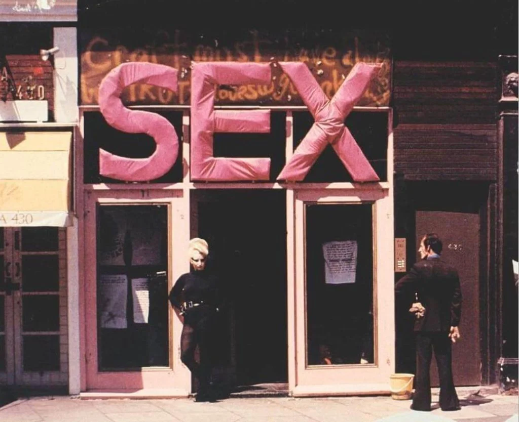 Vivienne Westwood直接改「SEX」為自己第一間實體店名，位置至今是Vivienne Westwood英國第一間旗艦店。