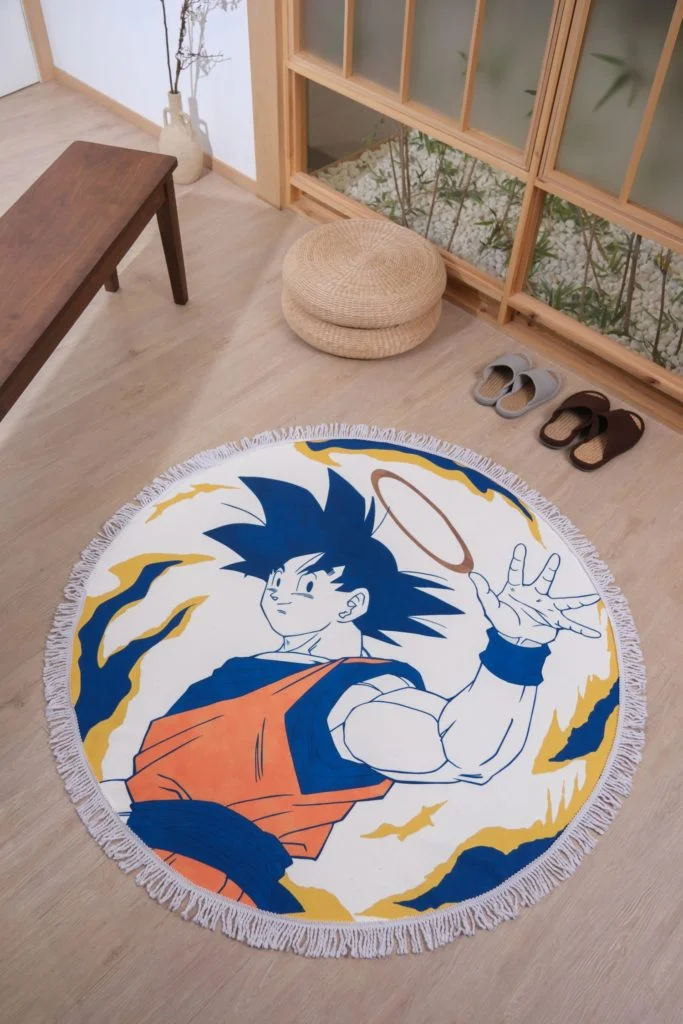 悟空圓形地墊直徑約有120厘米,印上悟空圖案,放在家中,既舒適又能展現獨特風格。