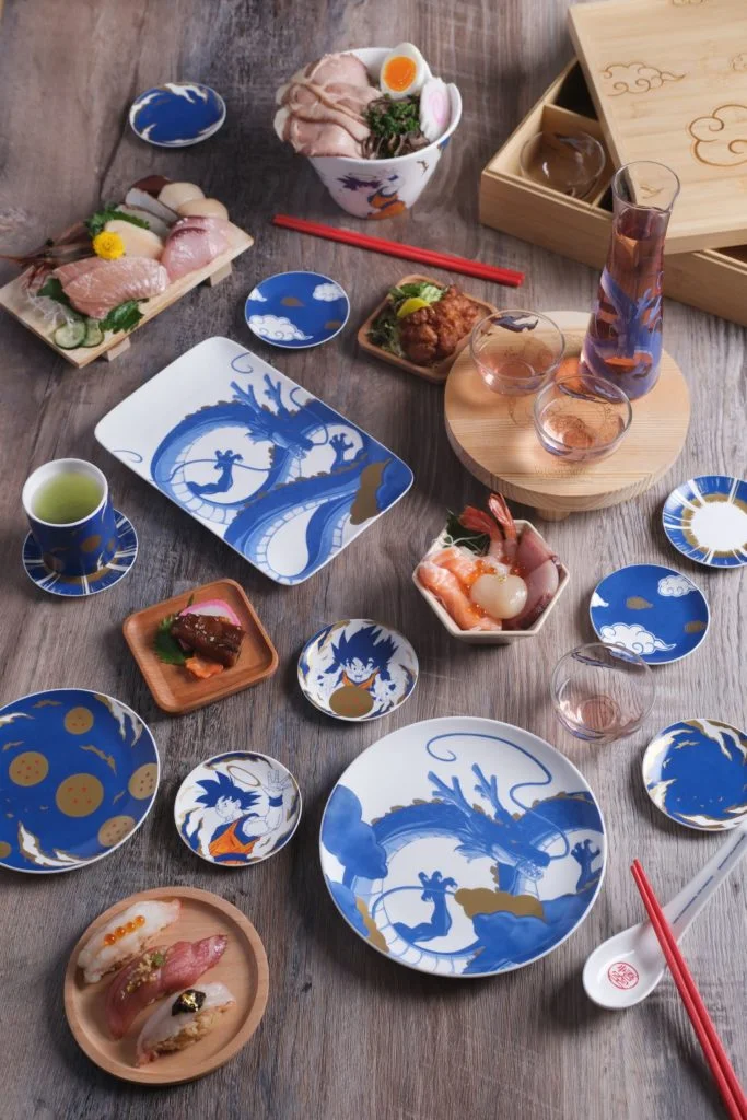 禮品設計糅合龍珠經典圖案和角色,以及主要角色悟空的標誌性藍與橙色作禮品的主調,配上別致金色作點綴,更顯其獨一無二的風格。