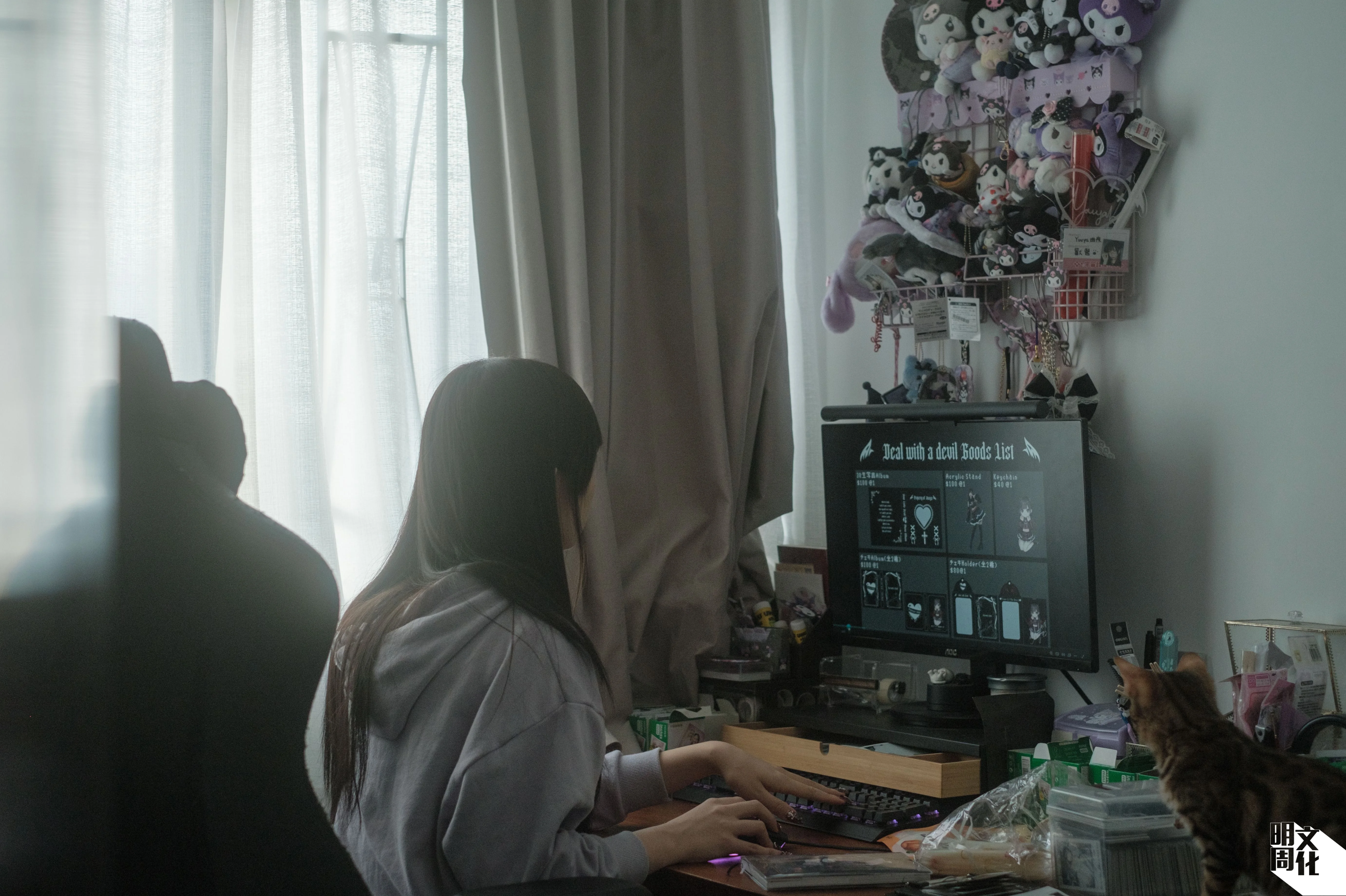 出道三年以來，幽夜在很長時間內都是自運營。