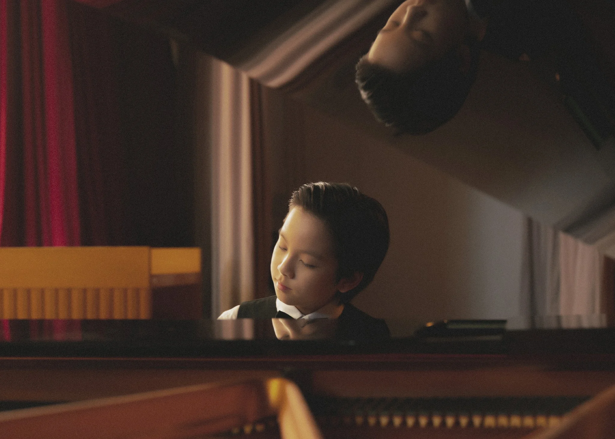 弟弟有俊讀書和音樂都很出色,但因為哥哥自殺,人生的軌跡被徹底改變。 (照片來源: 《年少日記》劇照)