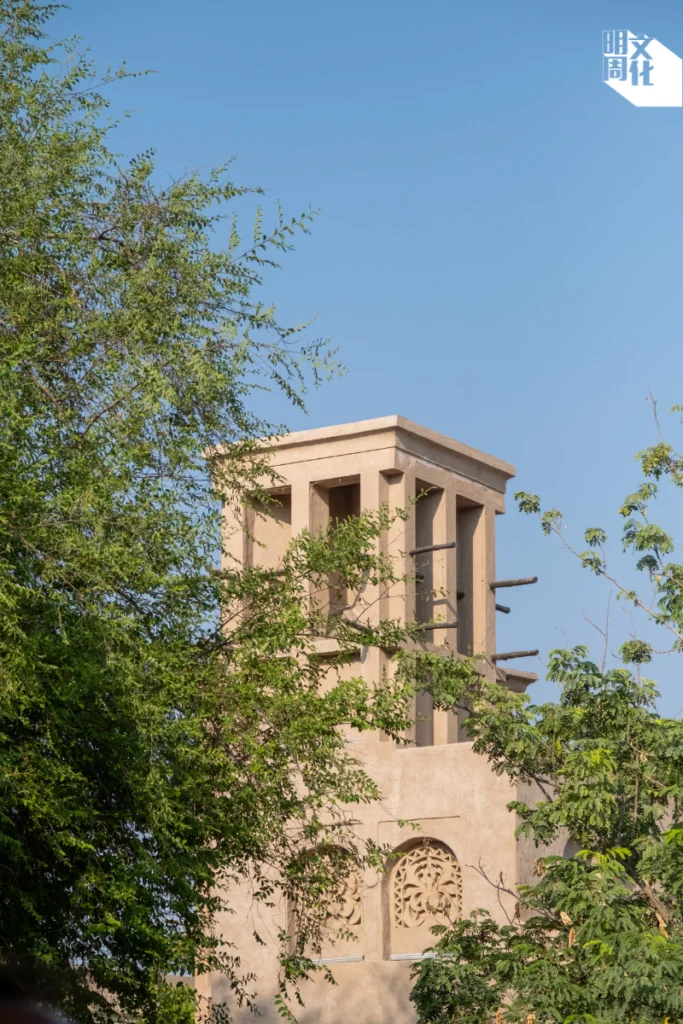 杜拜老城區傳統阿拉伯房屋上的風塔，是古代 建築智慧結晶。
