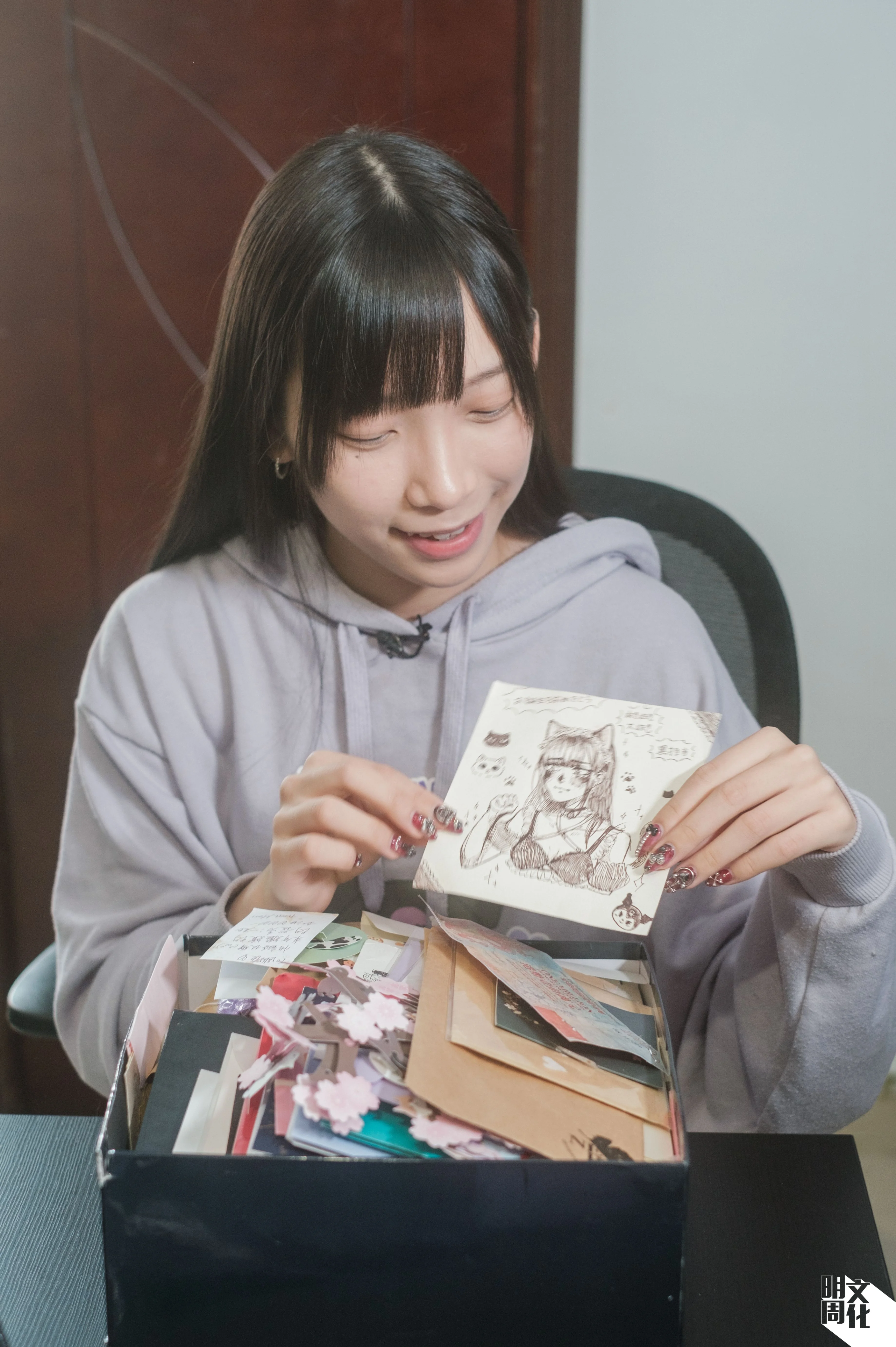 粉絲的信如同寶物，幽夜說如果家裏失火，她會首先帶走信件而非錢包。