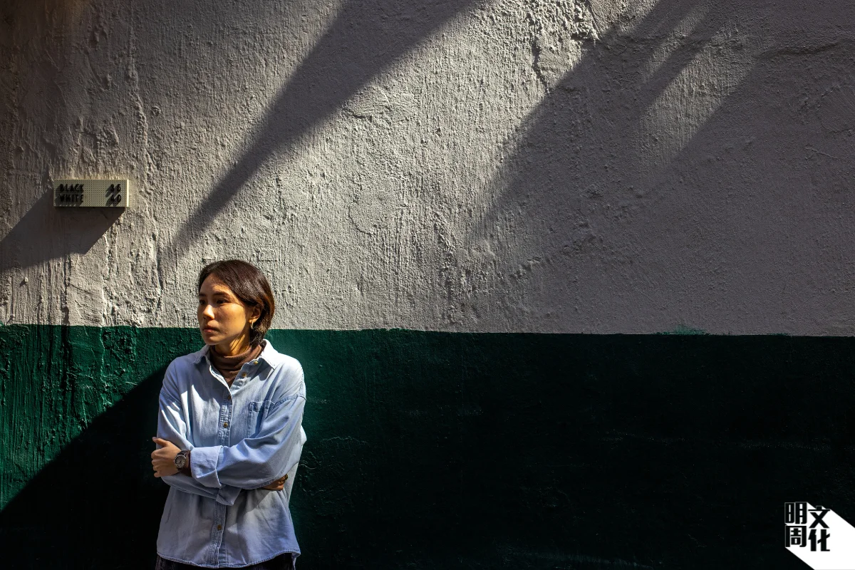 林亦是獨立攝影記者，屬行內少數的女性，主要為多間國際媒體提供新聞圖片。