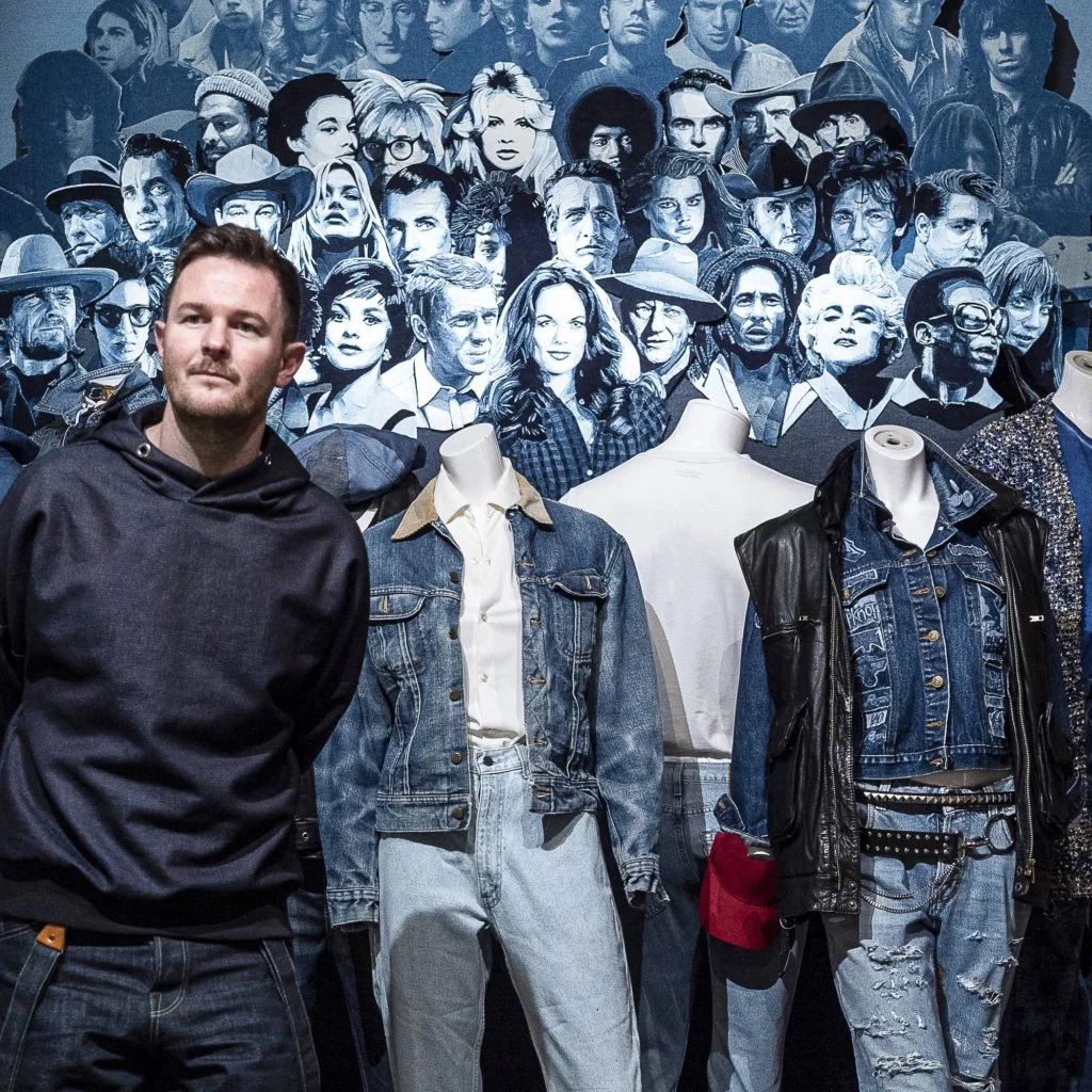 牛仔布藝術家Ian Berry，在瑞典紡織博物館的Material World中展出了有關自己以牛仔布為主題的「 Denim Legends」藝術裝置。