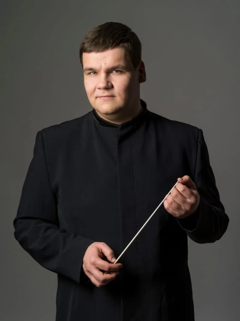 普加是斯塔萬格交響樂團的首席指揮。近期演出包括與德國、法國、意大利、日本和北歐頂尖樂團合作的音樂會。