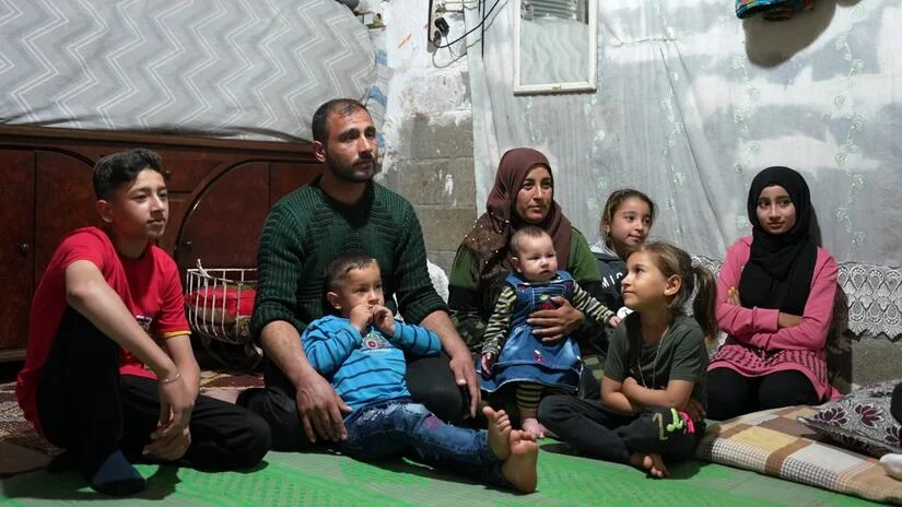 居於土耳其的Ahmad一家是來自敘利亞的難民，地震後獲得紅十字會的現金援助，重建生活。